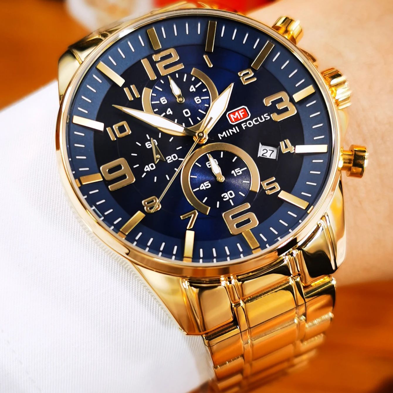 Luxury Watch Magazine - ساعة كوارتز متعددة الوظائف للرجال من