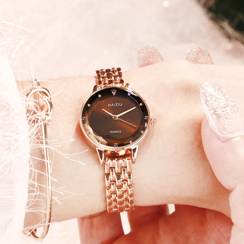 ساعات نسائية من أفضل العلامات  - مراجعة Luxury Watch Top 10 وسعره