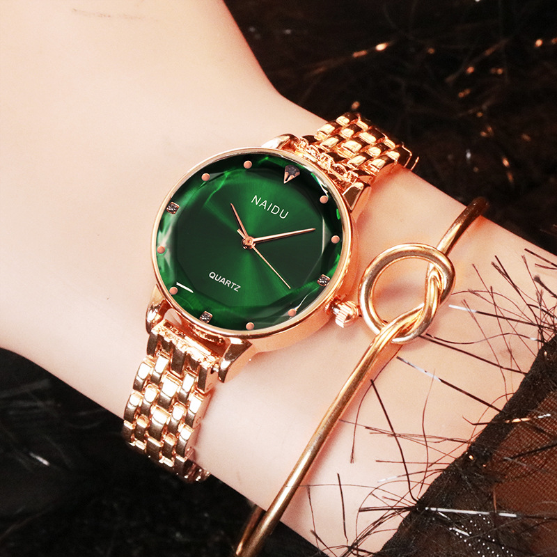 ساعات نسائية من أفضل العلامات  - مراجعة Luxury Watch Top 10 وسعره